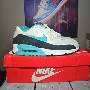 Nike Air Max 90 EssentialSport Turquoise  Pre-owned - Excellent